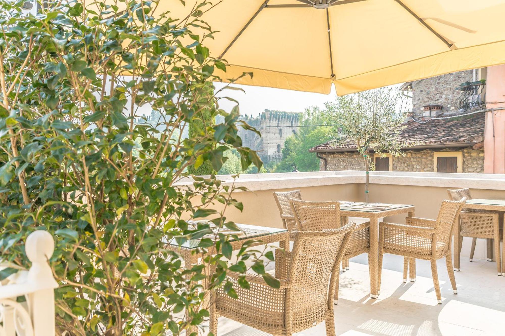 Maison Resola - Rooms & Breakfast Valeggio sul Mincio Exterior photo