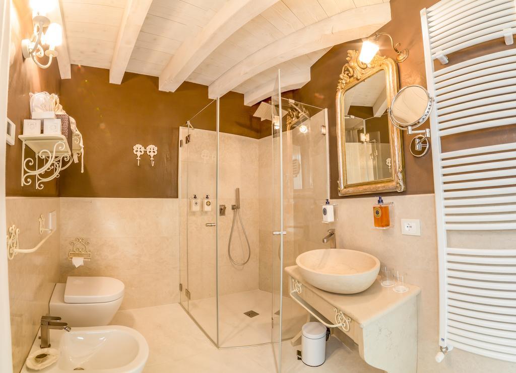Maison Resola - Rooms & Breakfast Valeggio sul Mincio Room photo